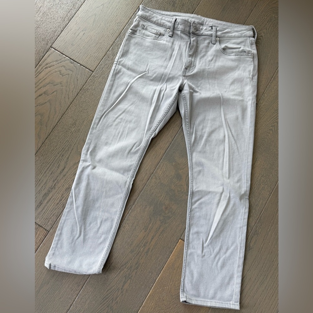 Men’s True Classic Slim Straight Leg Light Grey Stretch Denim Jeans - 36x30